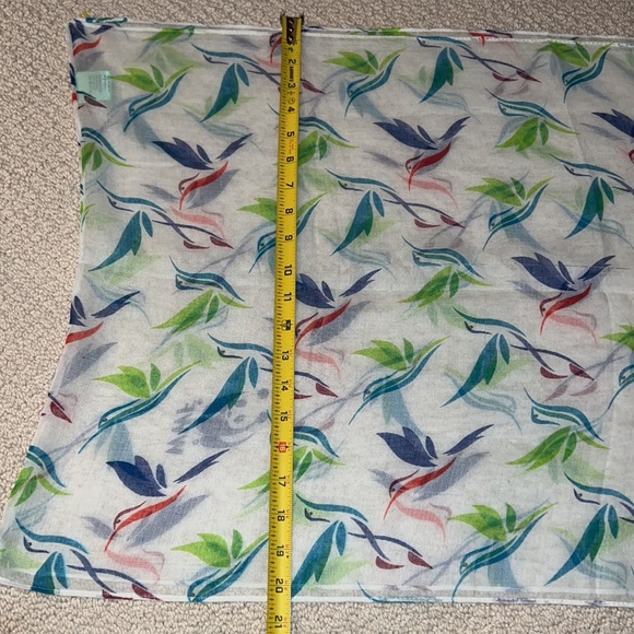 World Wildlife Fund (WWF) Continuous Loop Scarf Hummingbird Pattern - Picture 9 of 12